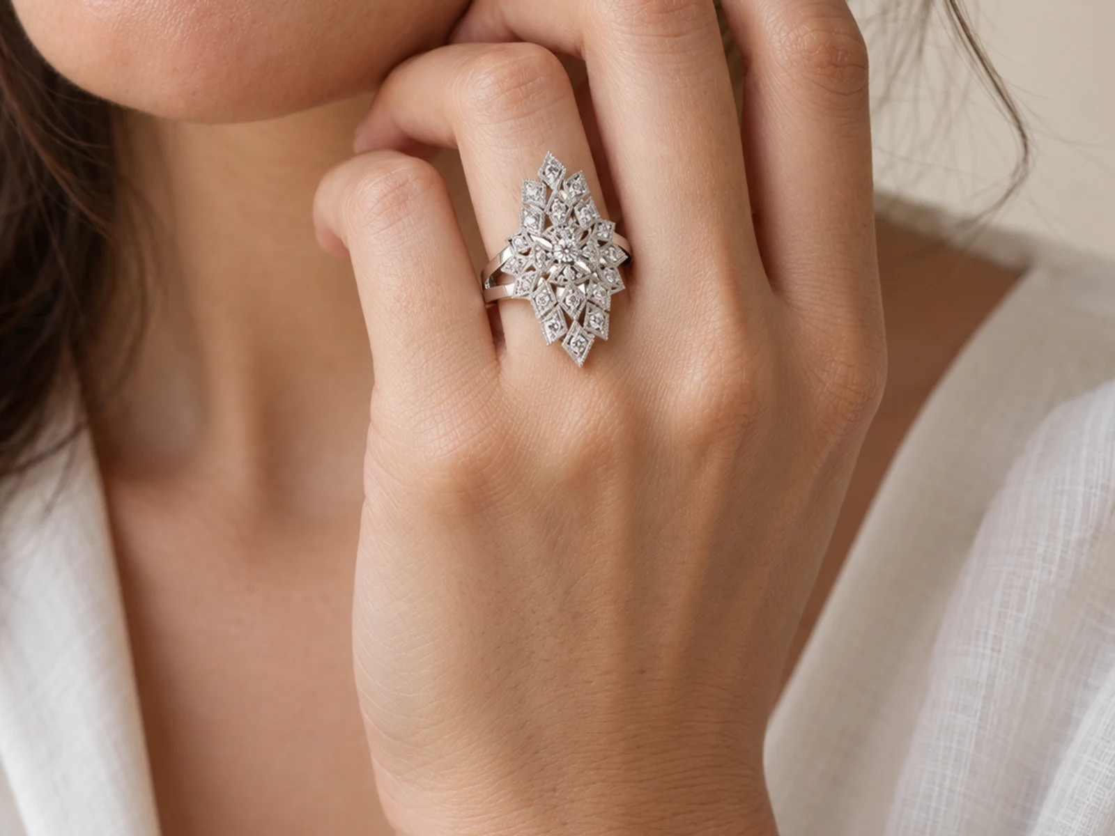 on hand ring