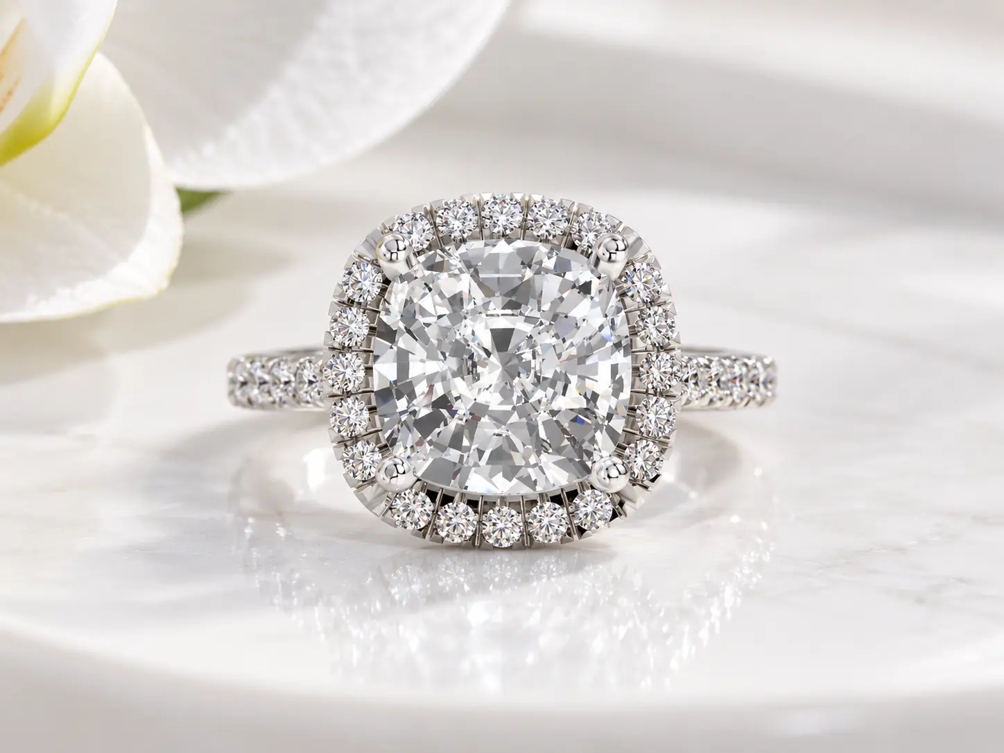 RING HALO CUSHION in white gold