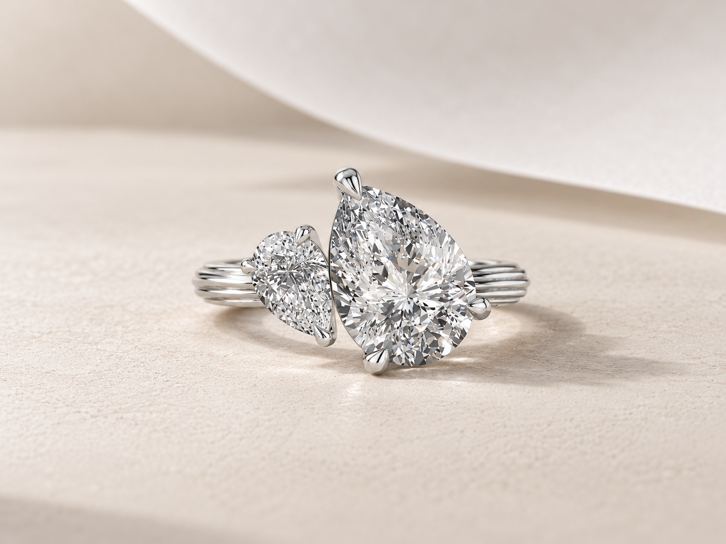 Twin Pear in white gold